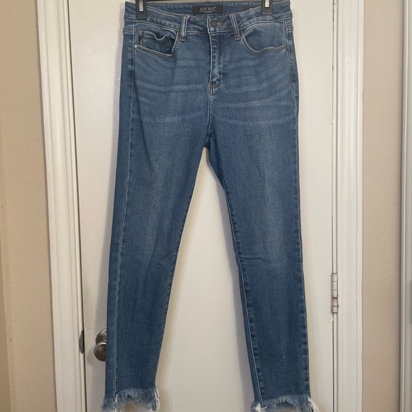 Judy Blue Women’s Skinny Fit Denim Jeans - Size 7/28 - With Frayed Hem - Picture 1 of 3